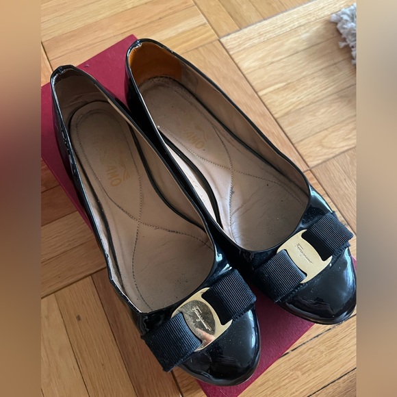 Salvatore Ferragamo Varina Patent Leather Ballet Flats - Picture 5 of 6